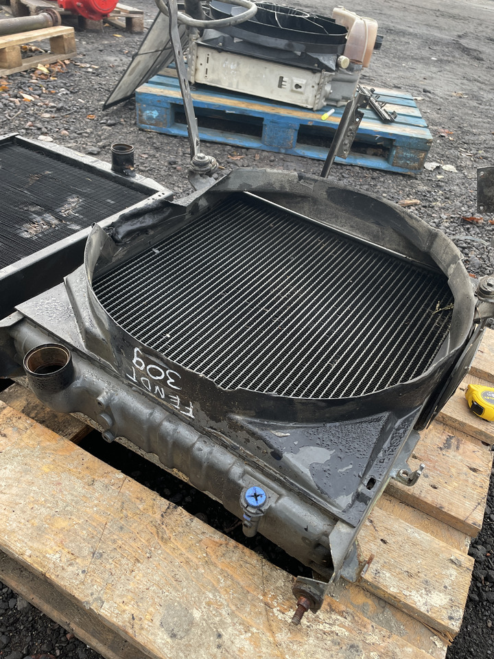 Fendt 304 305 306 307 308 309 - chłodnica wody G117201050100 - Масляный радиатор для Сельскохозяйственной техники: фото 1 Fendt 304 305 306 307 308 309 - chłodnica wody G117201050100 - Масляный радиатор для Сельскохозяйственной техники: фото 1