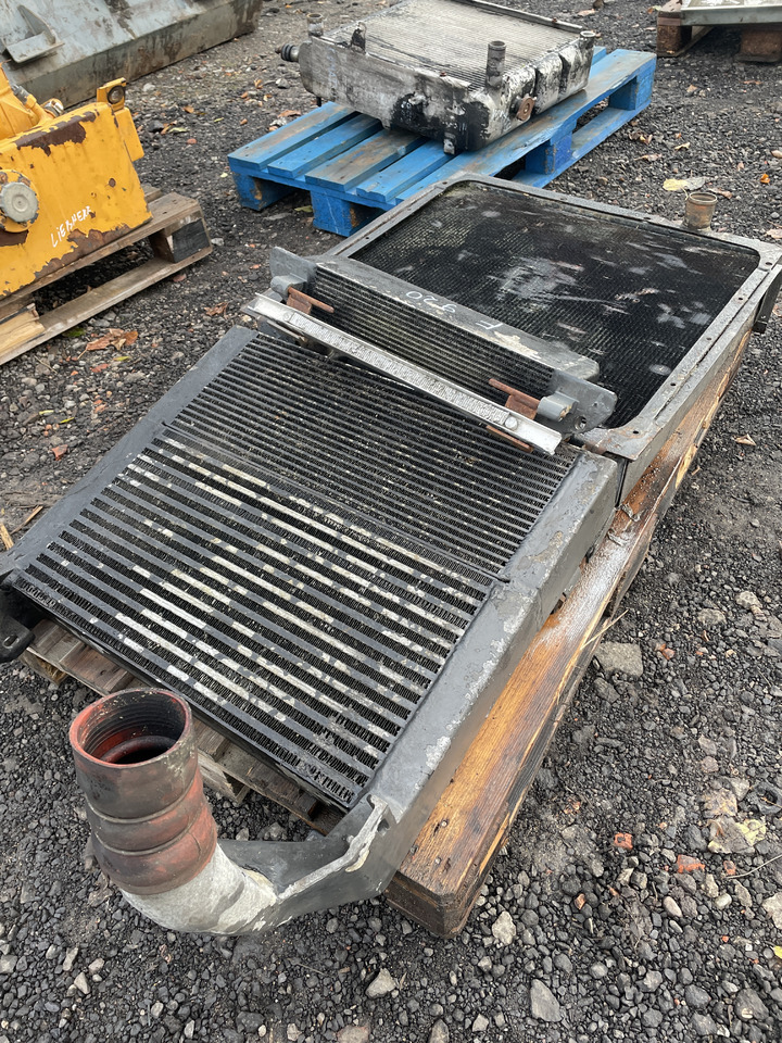 Fendt 816 818 822 824 916 920 924 926 - chłodnica wody H916200050020 - Масляный радиатор для Сельскохозяйственной техники: фото 2 Fendt 816 818 822 824 916 920 924 926 - chłodnica wody H916200050020 - Масляный радиатор для Сельскохозяйственной техники: фото 2