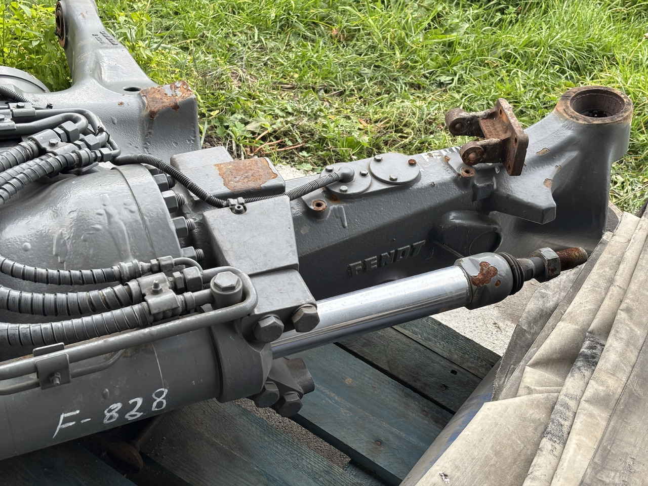 Fendt 828 Obudowa Osi Łuk Osi 755/137 F835300020180 F835300020160 E835300020012 - Задняя ось для Сельскохозяйственной техники: фото 2 Fendt 828 Obudowa Osi Łuk Osi 755/137 F835300020180 F835300020160 E835300020012 - Задняя ось для Сельскохозяйственной техники: фото 2