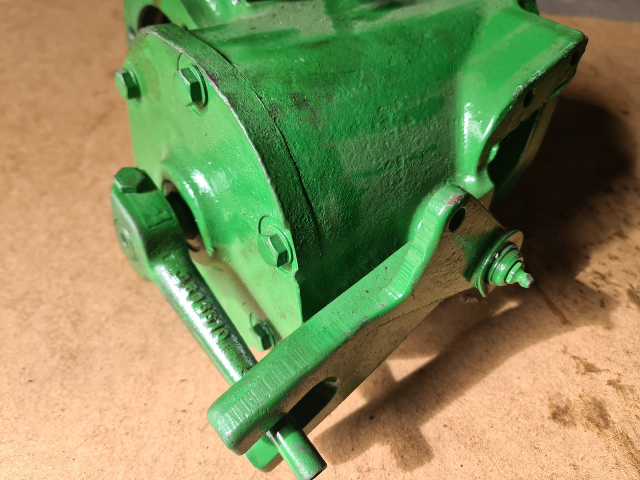 John Deere 4055 4255 4455 Osłona Spręgła R111121 R114285 RE19177 R81153 - Сцепление и запчасти для Сельскохозяйственной техники: фото 3 John Deere 4055 4255 4455 Osłona Spręgła R111121 R114285 RE19177 R81153 - Сцепление и запчасти для Сельскохозяйственной техники: фото 3