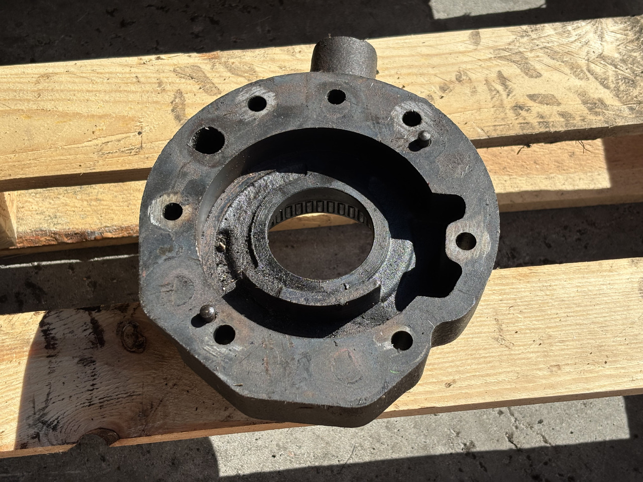 John Deere 6110 6130 6810 6910 7530 Obudowa Pompy Oleju Olejowej R109001 AL239894 - Масляный насос для Сельскохозяйственной техники: фото 2 John Deere 6110 6130 6810 6910 7530 Obudowa Pompy Oleju Olejowej R109001 AL239894 - Масляный насос для Сельскохозяйственной техники: фото 2