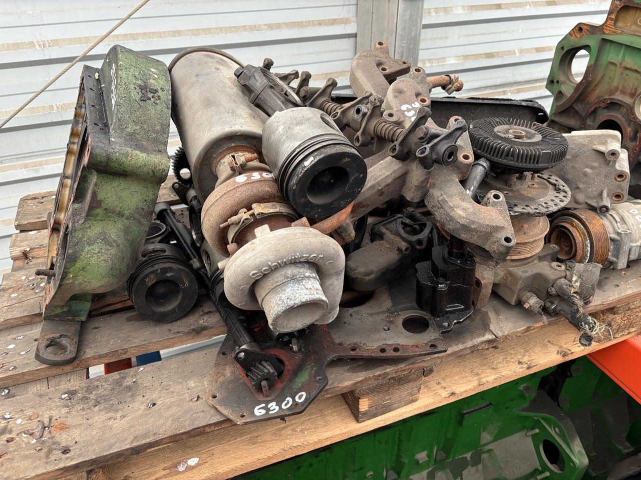 John Deere 6300 6500 6600 Obudowa Kolektor Tłoki Tłumik Koło Pasowe Tryb R122201 - Двигатель и запчасти для Сельскохозяйственной техники: фото 1 John Deere 6300 6500 6600 Obudowa Kolektor Tłoki Tłumik Koło Pasowe Tryb R122201 - Двигатель и запчасти для Сельскохозяйственной техники: фото 1