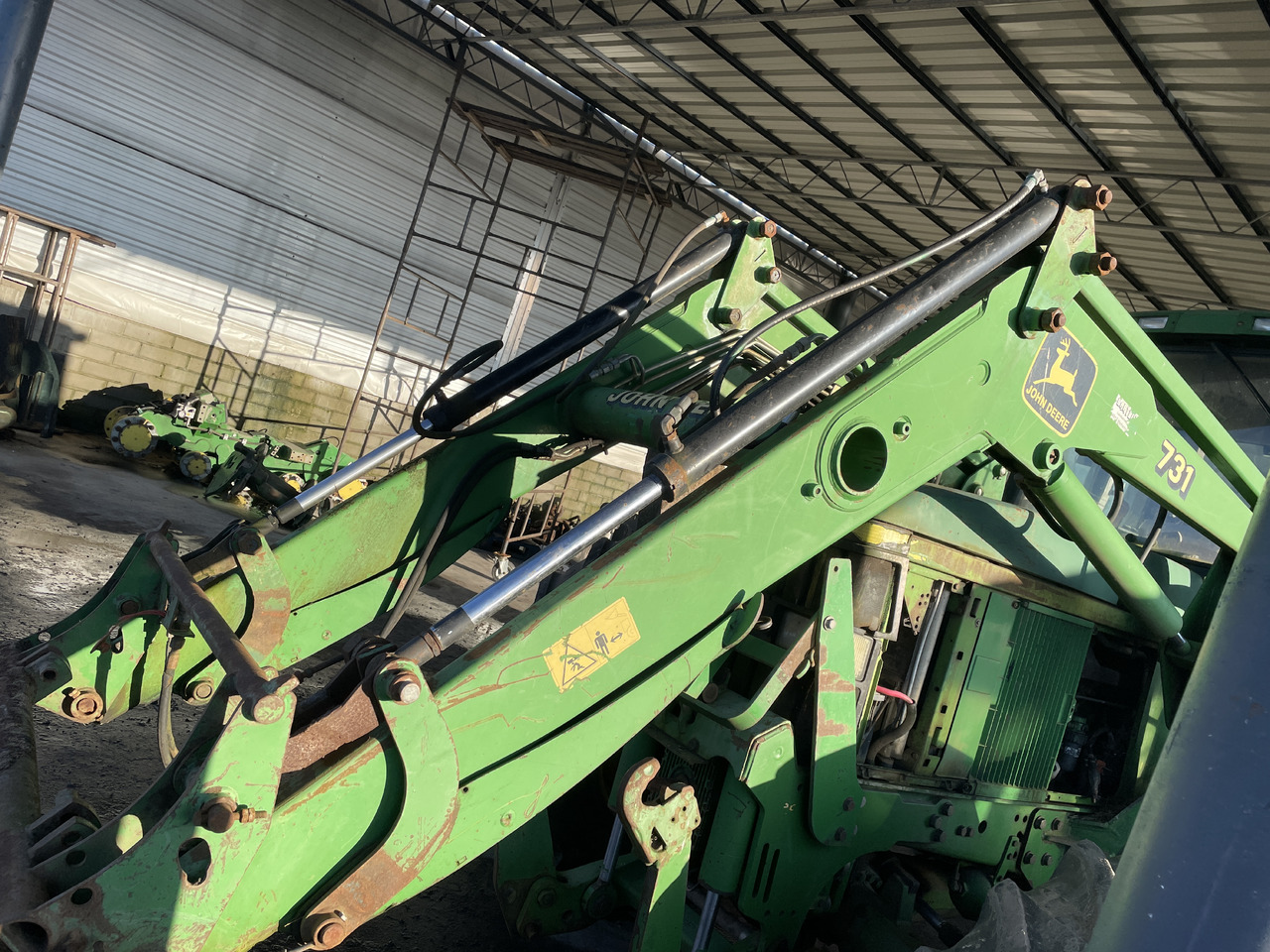 John Deere 6810 - przedni ładowacz TUR 731 - Фронтальный погрузчик для трактора: фото 2 John Deere 6810 - przedni ładowacz TUR 731 - Фронтальный погрузчик для трактора: фото 2