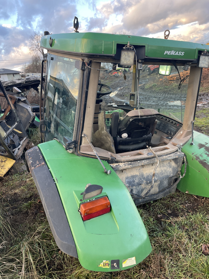 Кабина для Сельскохозяйственной техники John Deere 8210 - kabina dach fotel błotniki plastiki lampy: фото 6 Кабина для Сельскохозяйственной техники John Deere 8210 - kabina dach fotel błotniki plastiki lampy: фото 6