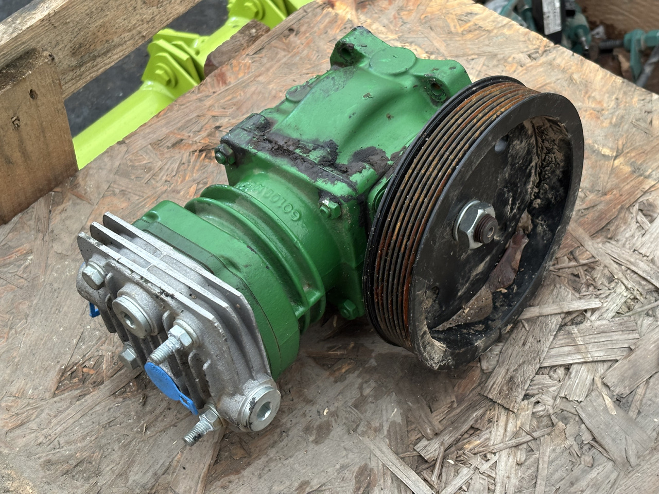 John Deere 8R 8RX 250 310 370 410 Kompresor Powietrza RE585794 - Пневмокомпрессор для Сельскохозяйственной техники: фото 2 John Deere 8R 8RX 250 310 370 410 Kompresor Powietrza RE585794 - Пневмокомпрессор для Сельскохозяйственной техники: фото 2