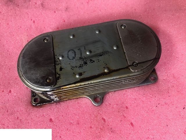 John Deere - Chłodnicza Oleju Silnika - Масляный радиатор для Сельскохозяйственной техники: фото 1 John Deere - Chłodnicza Oleju Silnika - Масляный радиатор для Сельскохозяйственной техники: фото 1