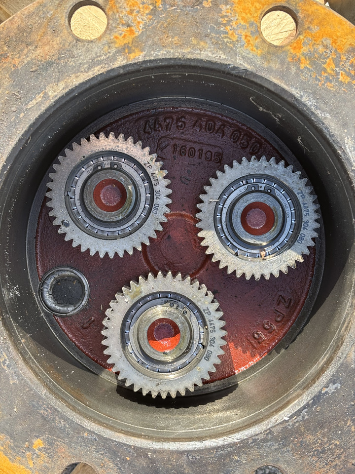 Massey Ferguson 5613 Układ Planeterny 4475304045, 4475404050, 4475304079 - Трансмиссия для Сельскохозяйственной техники: фото 2 Massey Ferguson 5613 Układ Planeterny 4475304045, 4475404050, 4475304079 - Трансмиссия для Сельскохозяйственной техники: фото 2