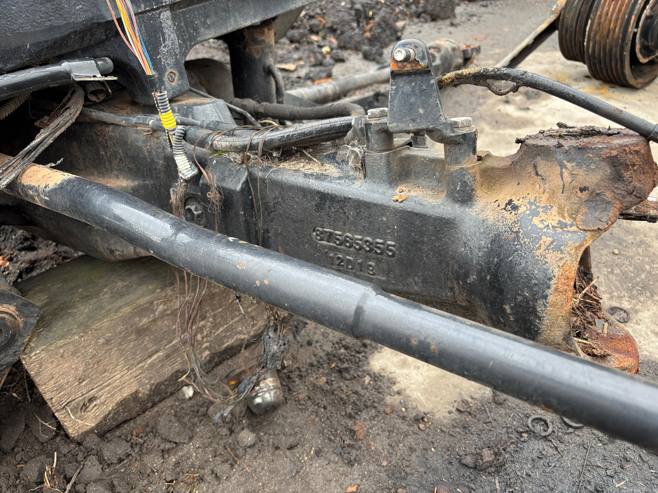 New Holland T6.175 T7.235 Most Przedni 87565355 - Передняя ось для Сельскохозяйственной техники: фото 1 New Holland T6.175 T7.235 Most Przedni 87565355 - Передняя ось для Сельскохозяйственной техники: фото 1