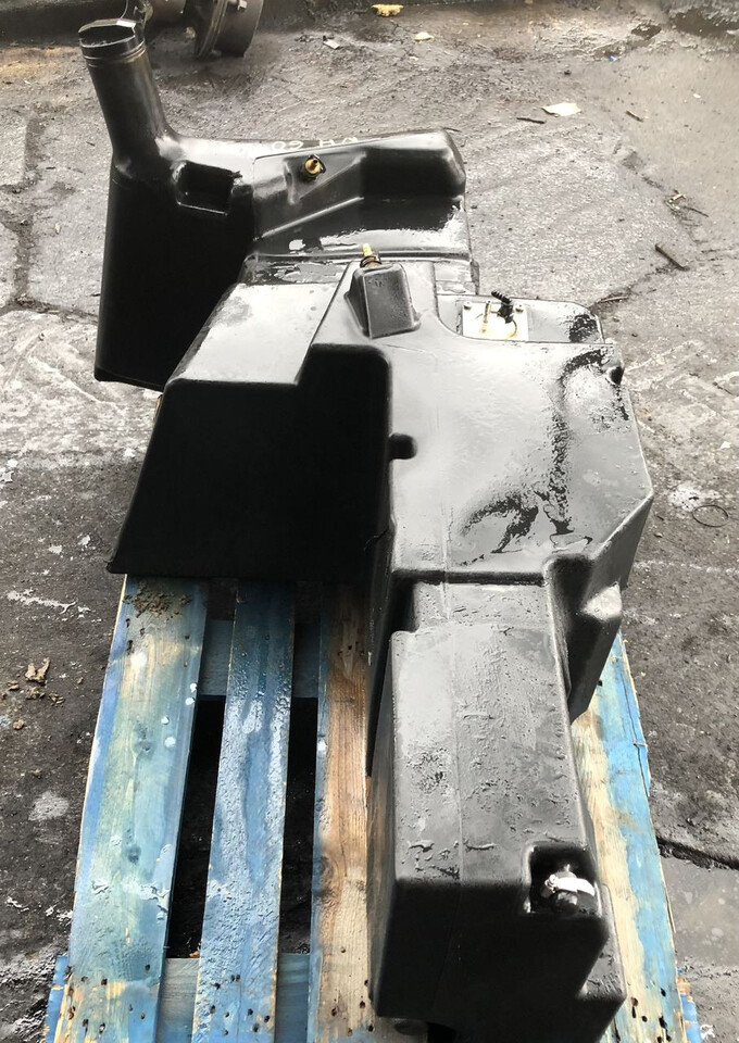 New Holland zbiornik paliwa/New Holland 6010-bak paliwa - Топливный бак для Сельскохозяйственной техники: фото 2 New Holland zbiornik paliwa/New Holland 6010-bak paliwa - Топливный бак для Сельскохозяйственной техники: фото 2