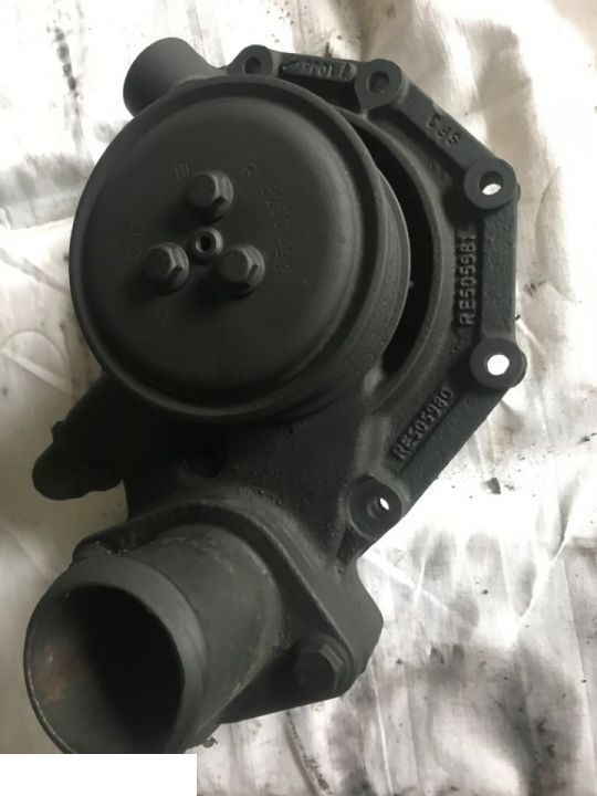 Pompa wody John Deere r503509 , pompa wody Claas arion ares Axion Re 523169, Re546918 - Помпа для Сельскохозяйственной техники: фото 1 Pompa wody John Deere r503509 , pompa wody Claas arion ares Axion Re 523169, Re546918 - Помпа для Сельскохозяйственной техники: фото 1