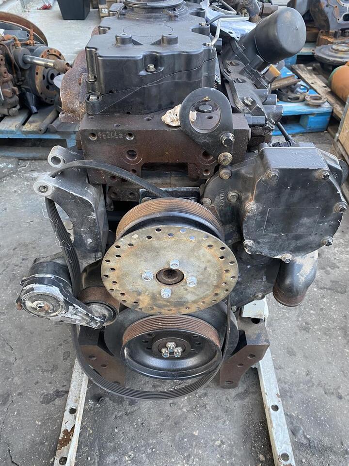 Silnik Perkins PJ38481 - Двигатель для Сельскохозяйственной техники: фото 2 Silnik Perkins PJ38481 - Двигатель для Сельскохозяйственной техники: фото 2