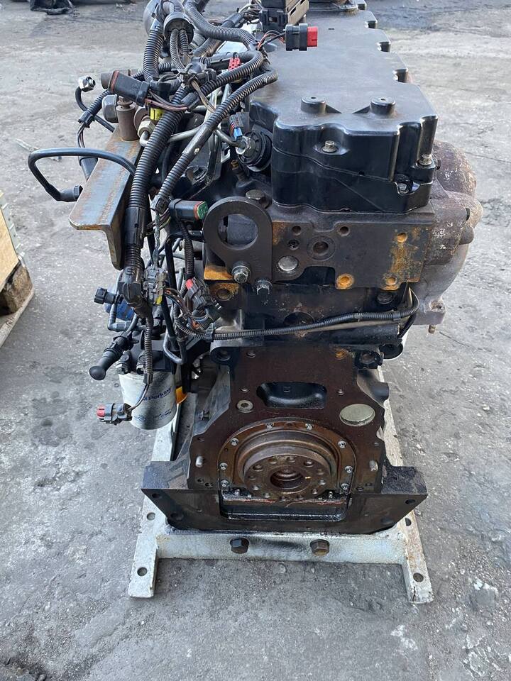 Silnik Perkins PJ38481 - Двигатель для Сельскохозяйственной техники: фото 4 Silnik Perkins PJ38481 - Двигатель для Сельскохозяйственной техники: фото 4