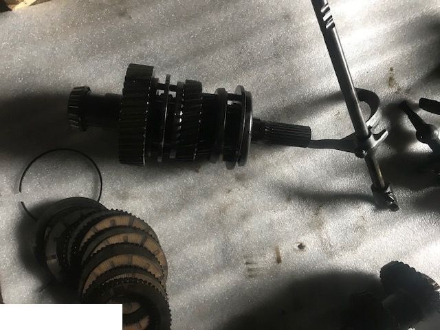 Skrzynia Manitou - Części Com-T4-2012 - Коробка передач и запчасти для Сельскохозяйственной техники: фото 3 Skrzynia Manitou - Części Com-T4-2012 - Коробка передач и запчасти для Сельскохозяйственной техники: фото 3