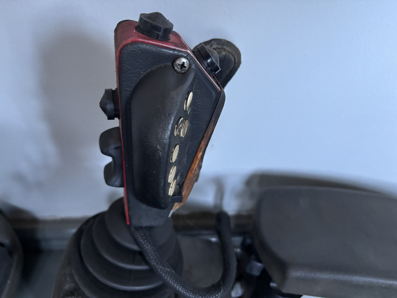 Valmet Harvester - joystick z podłokietnikiem - sterowanie - Рычаг переключения передач для Сельскохозяйственной техники: фото 2 Valmet Harvester - joystick z podłokietnikiem - sterowanie - Рычаг переключения передач для Сельскохозяйственной техники: фото 2