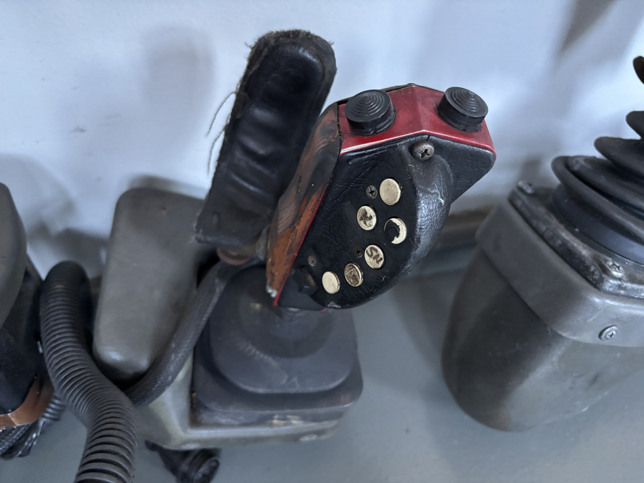 Valmet Harvester - joystick z podłokietnikiem - sterowanie - Рычаг переключения передач для Сельскохозяйственной техники: фото 4 Valmet Harvester - joystick z podłokietnikiem - sterowanie - Рычаг переключения передач для Сельскохозяйственной техники: фото 4