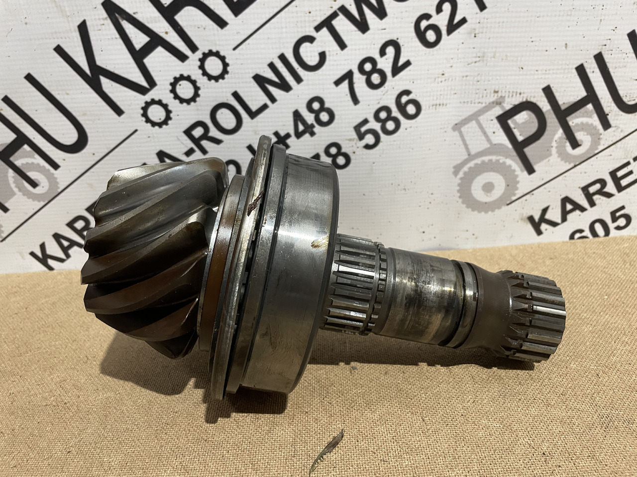 Valtra S354 Massey 8480 - skrzynia biegów - wałek ataku 12z 945100410010 - Коробка передач для Сельскохозяйственной техники: фото 1 Valtra S354 Massey 8480 - skrzynia biegów - wałek ataku 12z 945100410010 - Коробка передач для Сельскохозяйственной техники: фото 1