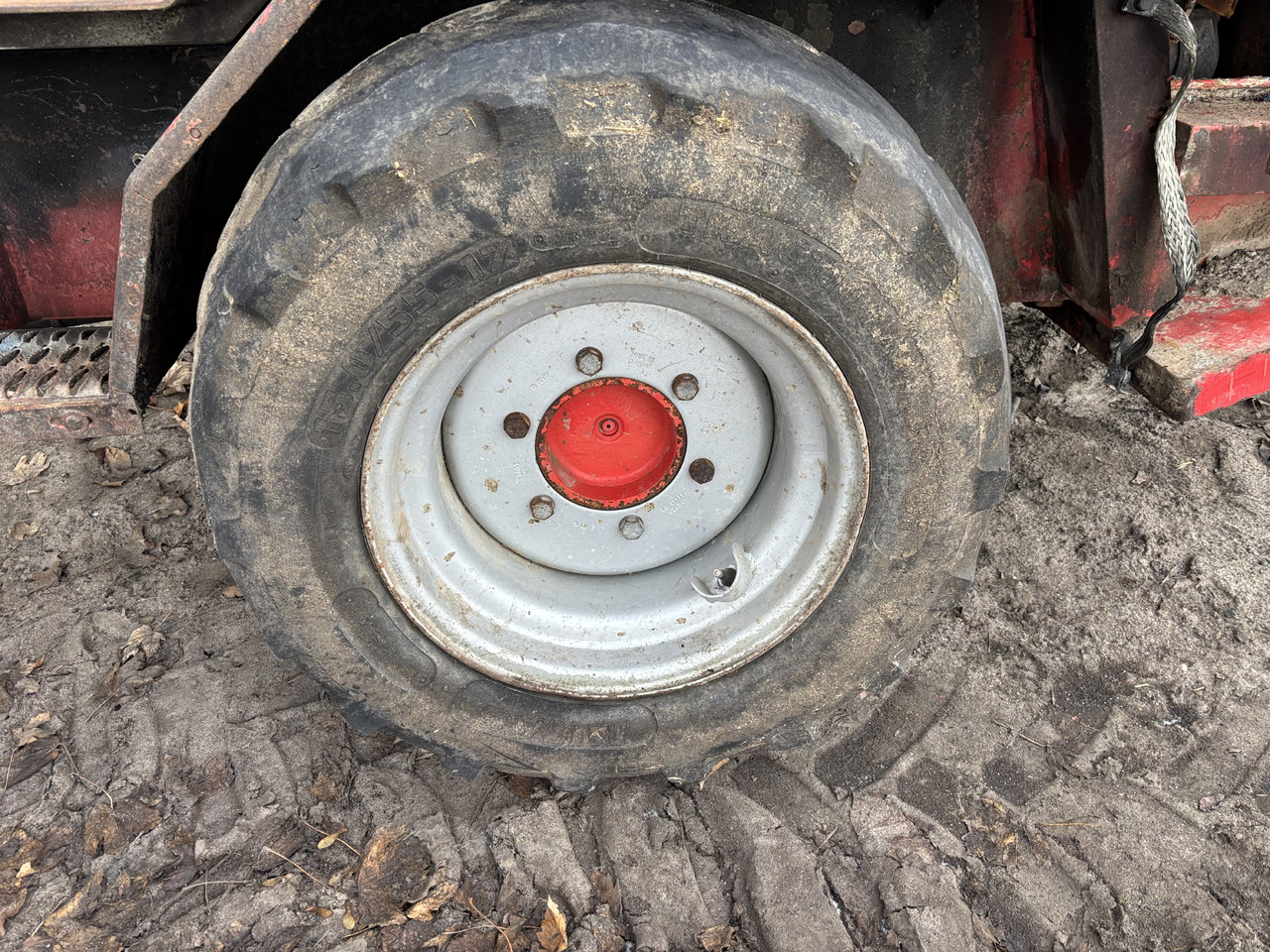 Weidemann 2006 2000rok Felga Opona Koło Przednia Tylna Przód Tył 13.00x17 CZĘŚCI - Колесный диск для Сельскохозяйственной техники: фото 1 Weidemann 2006 2000rok Felga Opona Koło Przednia Tylna Przód Tył 13.00x17 CZĘŚCI - Колесный диск для Сельскохозяйственной техники: фото 1