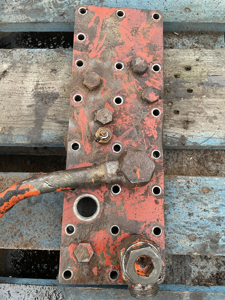 ZF 4PW45H1 Zettelmayer Volvo - skrzynia biegów - pokrywa VOE6633592 - Коробка передач для Сельскохозяйственной техники: фото 1 ZF 4PW45H1 Zettelmayer Volvo - skrzynia biegów - pokrywa VOE6633592 - Коробка передач для Сельскохозяйственной техники: фото 1