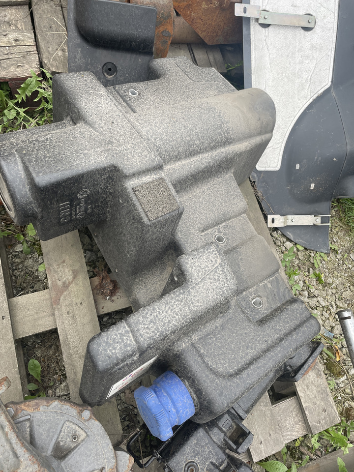 Case Puma - zbiornik płynu DEF 84602596 - Запчасти для Тракторов: фото 1 Case Puma - zbiornik płynu DEF 84602596 - Запчасти для Тракторов: фото 1