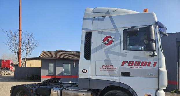 DAF XF-460 EURO 6 impianto idraulico - Тягач: фото 2 DAF XF-460 EURO 6 impianto idraulico - Тягач: фото 2