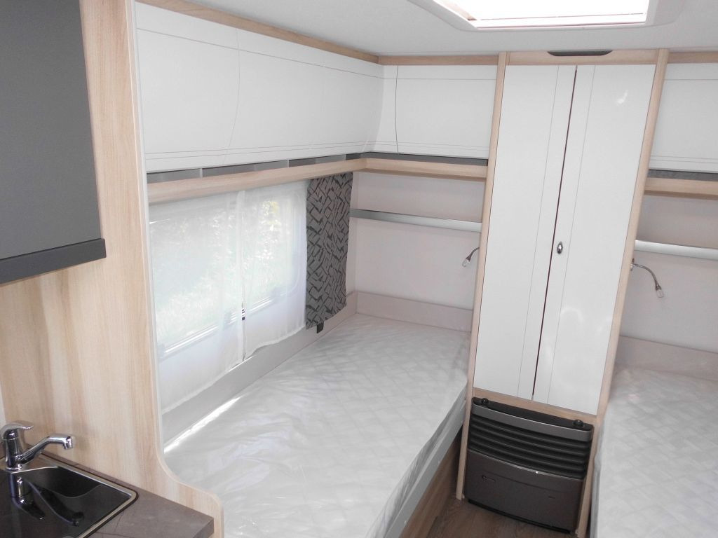 Прицеп дача Hobby De Luxe 460 LU Lagerabverkauf!: фото 12