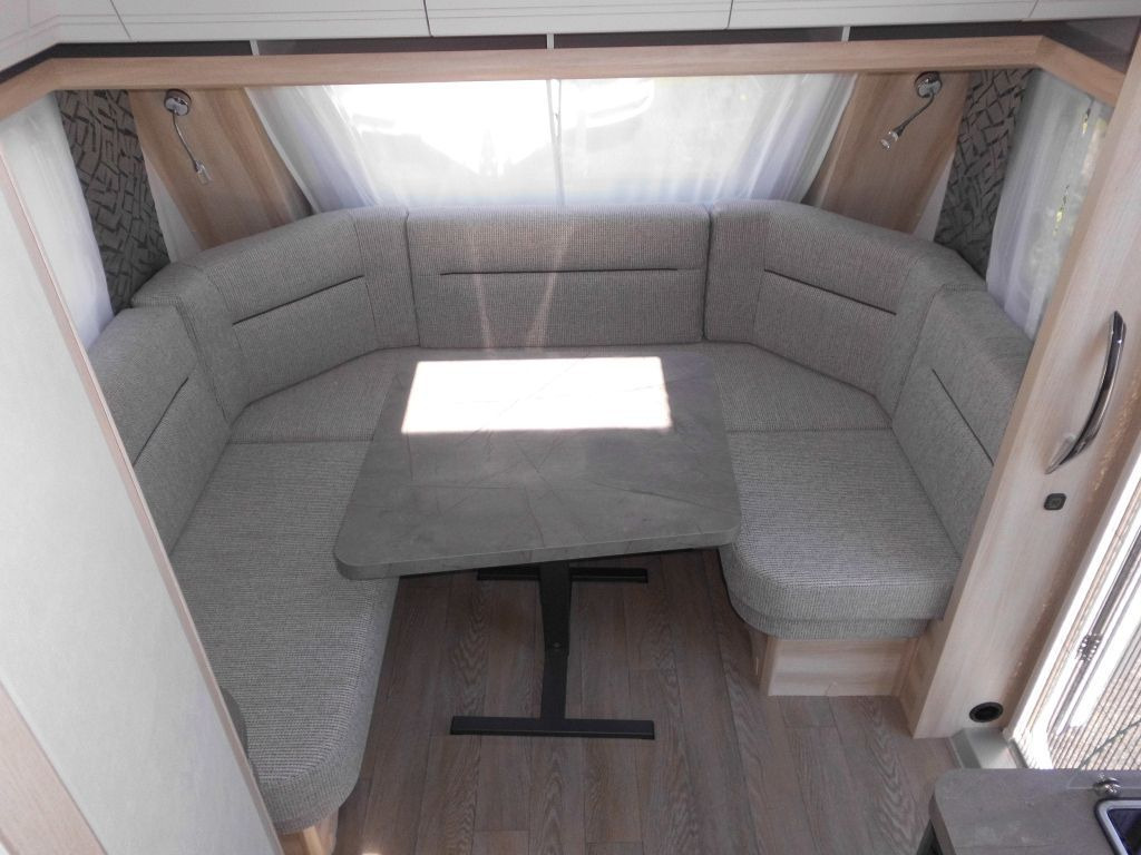 Прицеп дача Hobby De Luxe 460 LU Lagerabverkauf!: фото 6