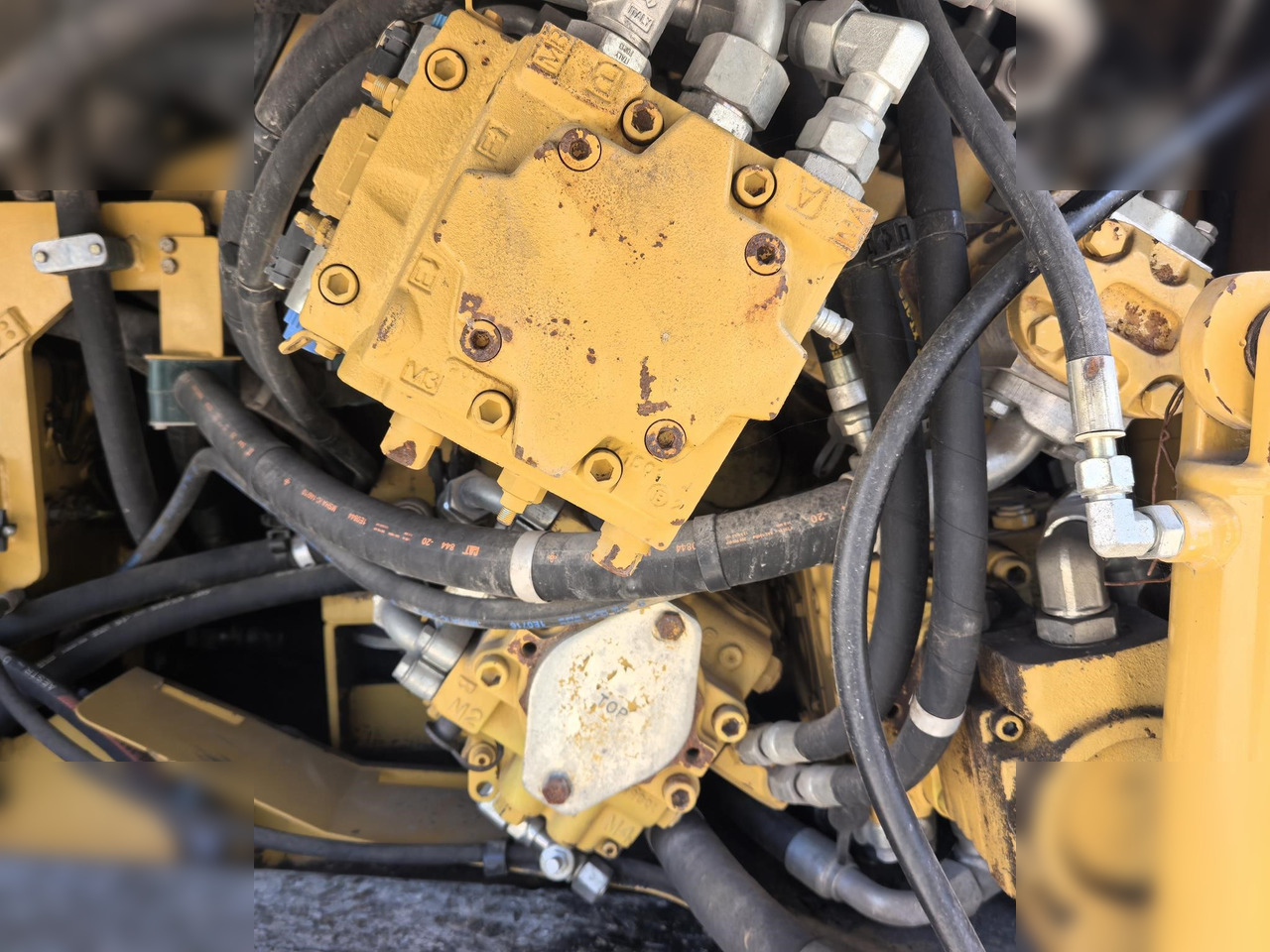 2010 CATERPILLAR AP-655D - Асфальтоукладчик: фото 3 2010 CATERPILLAR AP-655D - Асфальтоукладчик: фото 3