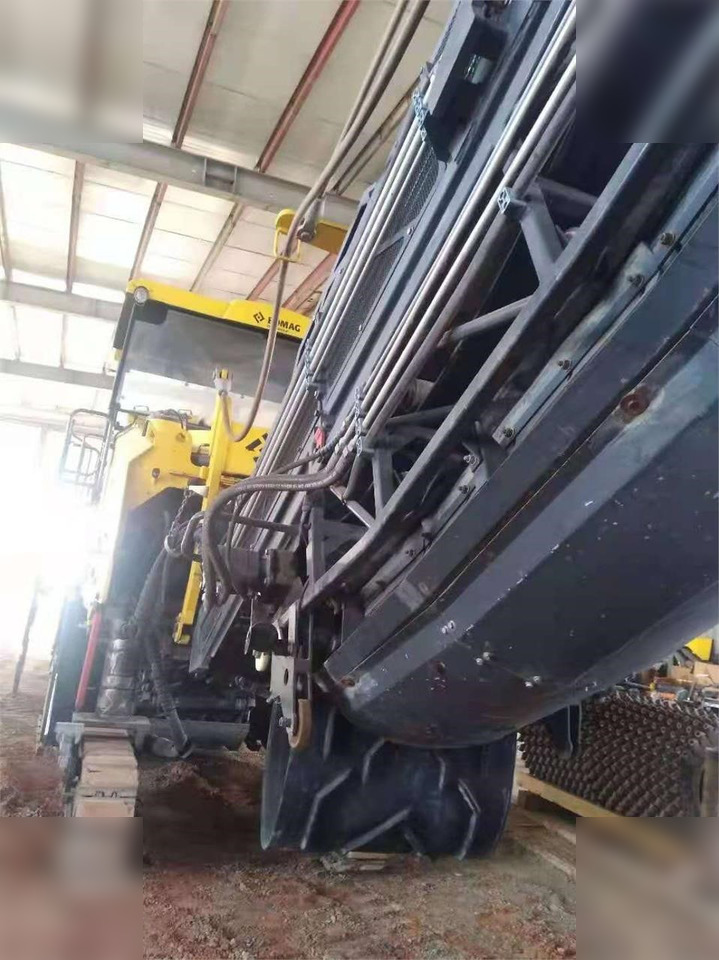 2015 BOMAG BM2000/60-2 - Дорожная фреза: фото 4 2015 BOMAG BM2000/60-2 - Дорожная фреза: фото 4