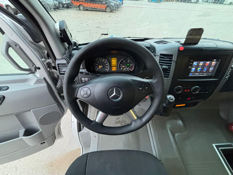 Микроавтобус, Пассажирский фургон Mercedes-Benz Sprinter 519CDI 16 + 1 SEATS / AC: фото 12