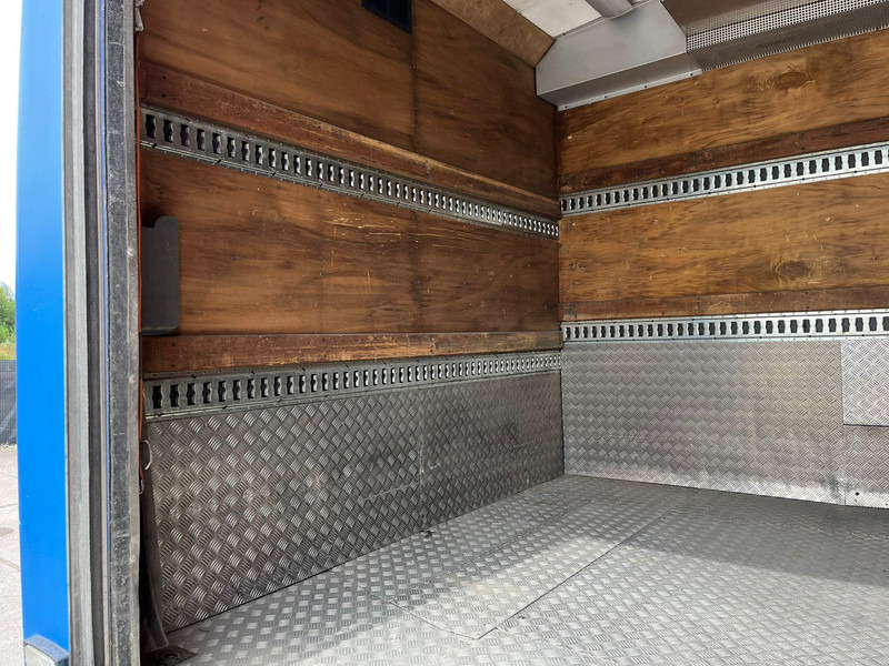 Пригородный автобус Van Hool Scania K 400 T 9 6x2*4 WC / AC / WEBASTO / FRIDGE / LUGGAGE BOX WITH LIFT / WHEELCHAIR LIFT: фото 12