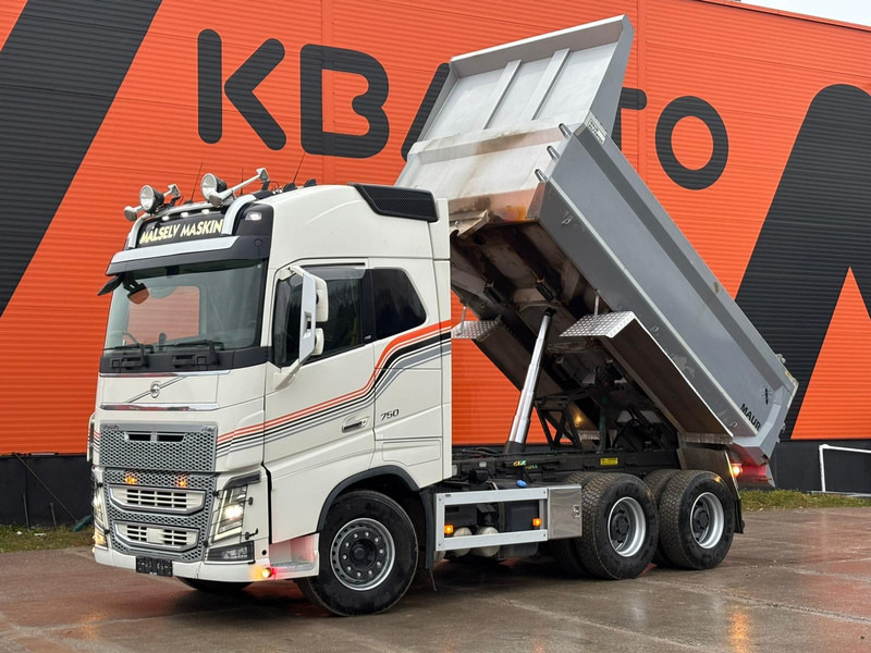 Volvo FH 16 750 6x4 RETARDER / BIG AXLES / BOX L=4496 mm - Самосвал: фото 3 Volvo FH 16 750 6x4 RETARDER / BIG AXLES / BOX L=4496 mm - Самосвал: фото 3