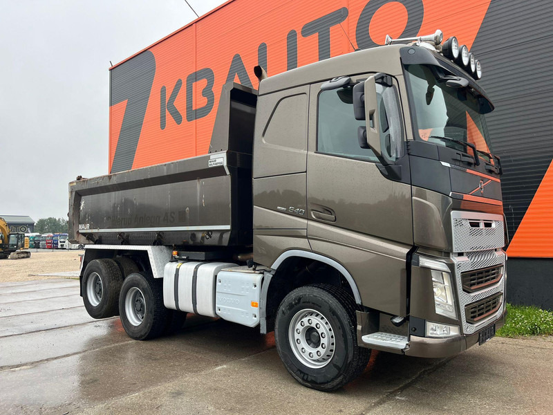 Volvo FH 540 6x4 RETARDER / TANDEM AXLE LIFT / BIG AXLES / BOX L=4487 mm - Самосвал: фото 4 Volvo FH 540 6x4 RETARDER / TANDEM AXLE LIFT / BIG AXLES / BOX L=4487 mm - Самосвал: фото 4