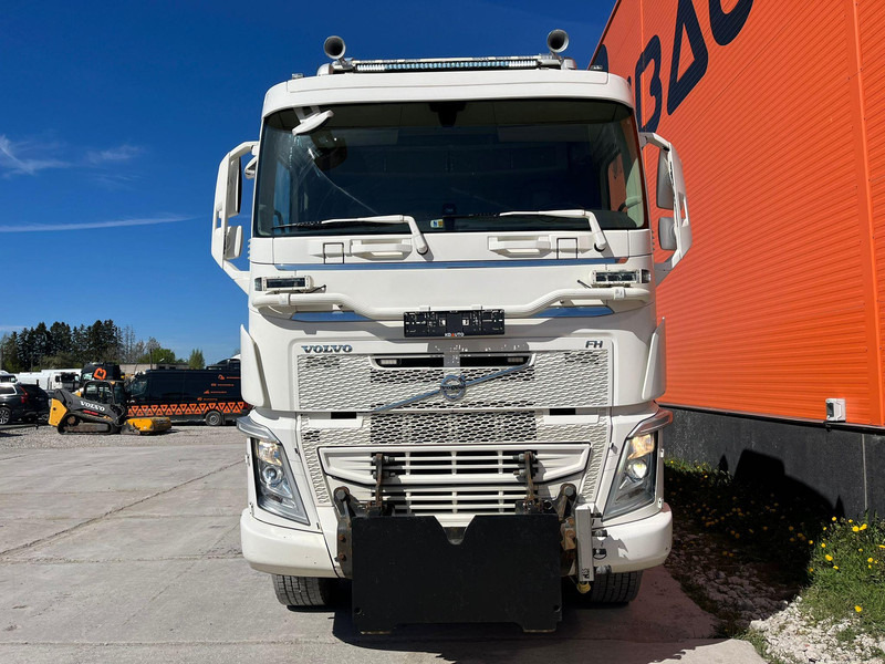 Volvo FH 540 8x4 RETARDER / TANDEM AXLE LIFT / BIG AXLES / BOX L=5704 mm - Самосвал: фото 3 Volvo FH 540 8x4 RETARDER / TANDEM AXLE LIFT / BIG AXLES / BOX L=5704 mm - Самосвал: фото 3