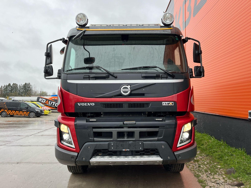 Volvo FMX 540 8x4 RETARDER / TANDEM AXLE LIFT / BIG AXLES / BOX L=5703 mm - Самосвал: фото 3 Volvo FMX 540 8x4 RETARDER / TANDEM AXLE LIFT / BIG AXLES / BOX L=5703 mm - Самосвал: фото 3