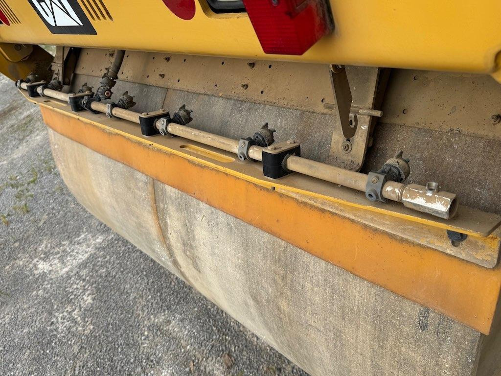 Дорожный каток Caterpillar CD54B: фото 10 Дорожный каток Caterpillar CD54B: фото 10