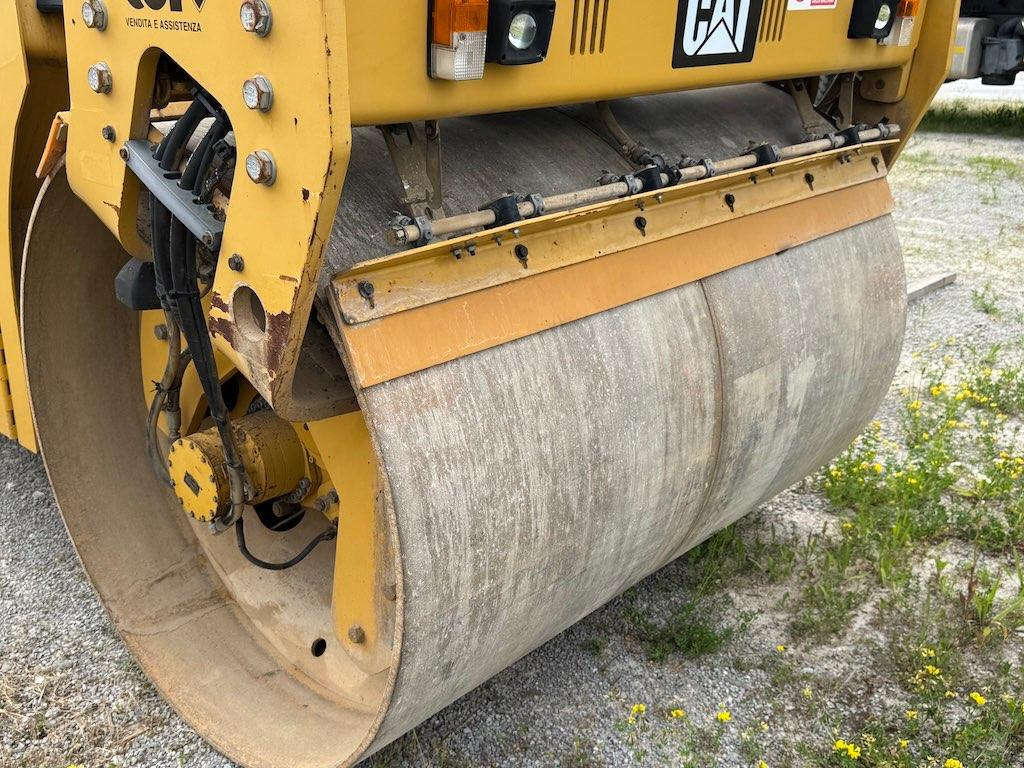 Дорожный каток Caterpillar CD54B: фото 12 Дорожный каток Caterpillar CD54B: фото 12