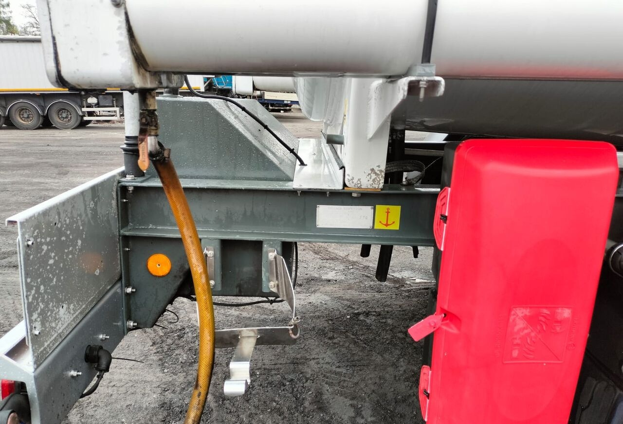 Полуприцеп-цистерна для транспортировки топлива Magyar: фото 12 Полуприцеп-цистерна для транспортировки топлива Magyar: фото 12