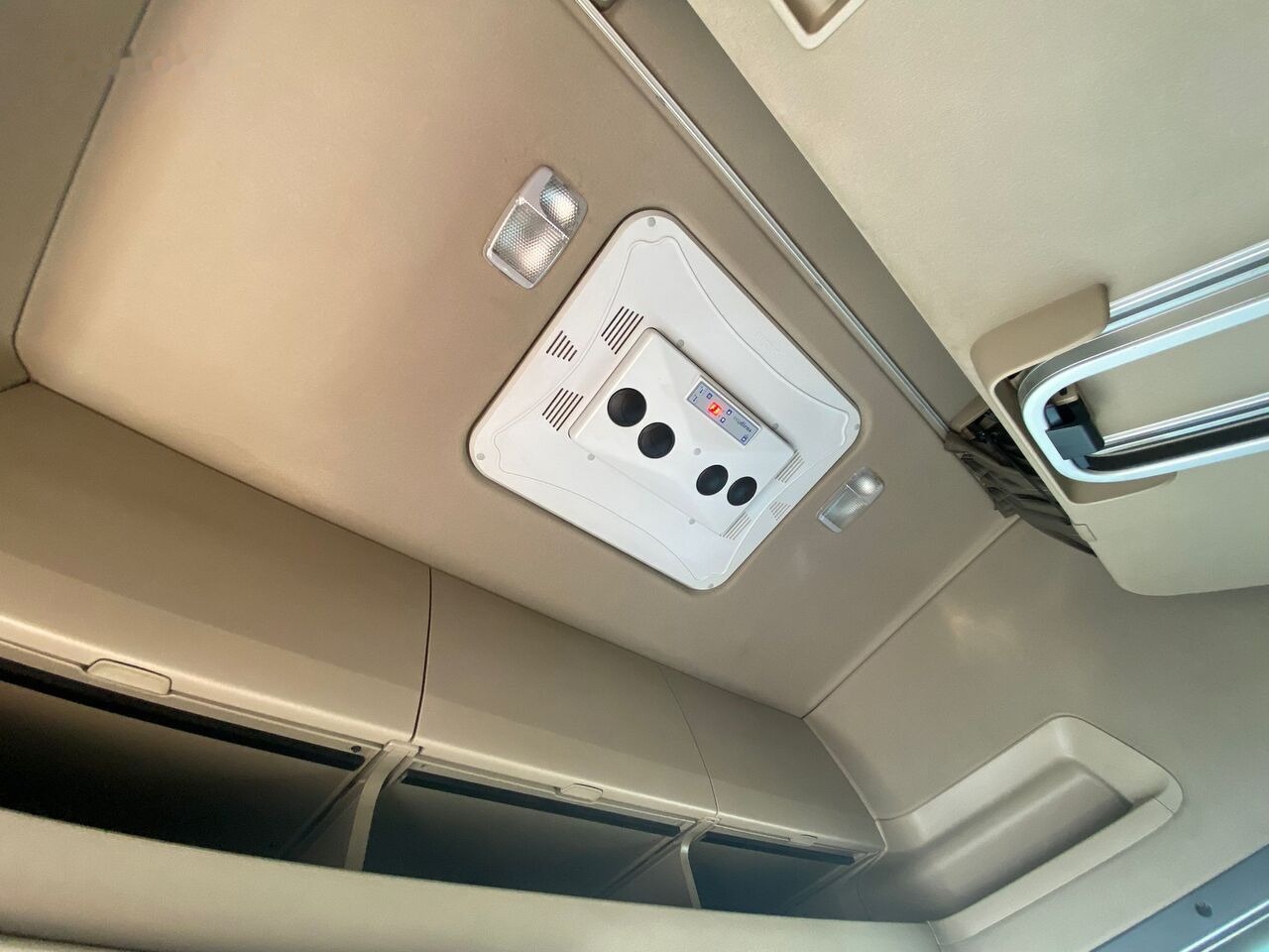 Тягач Scania R490: фото 18