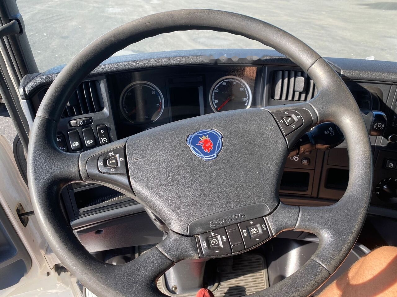 Тягач Scania R490: фото 12