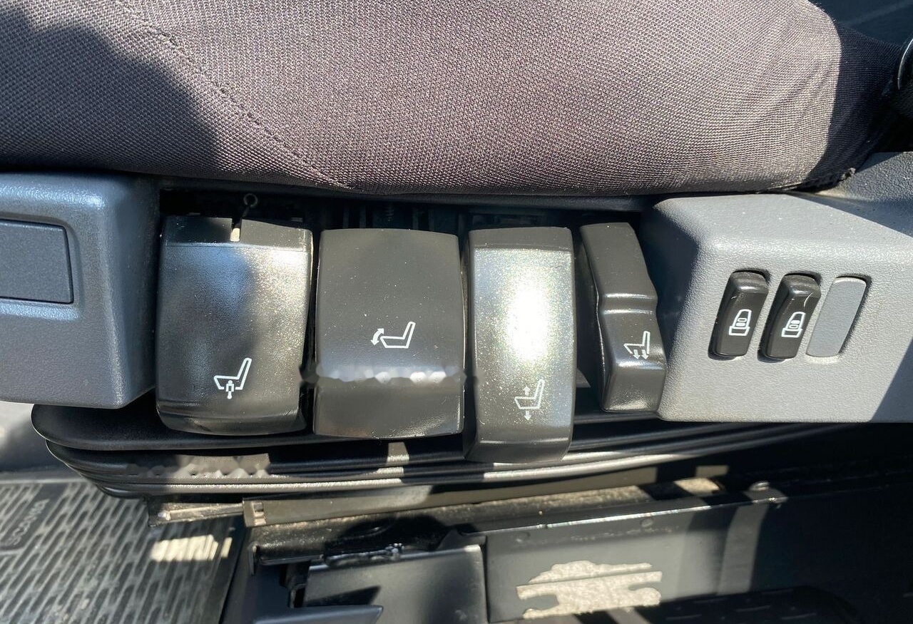 Тягач Scania R490: фото 11