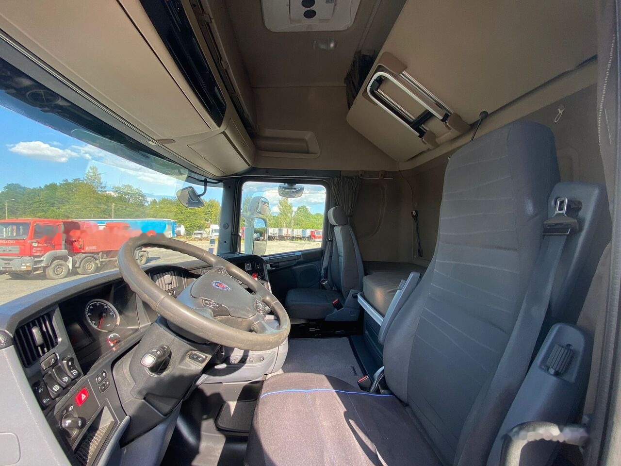 Тягач Scania R490: фото 10