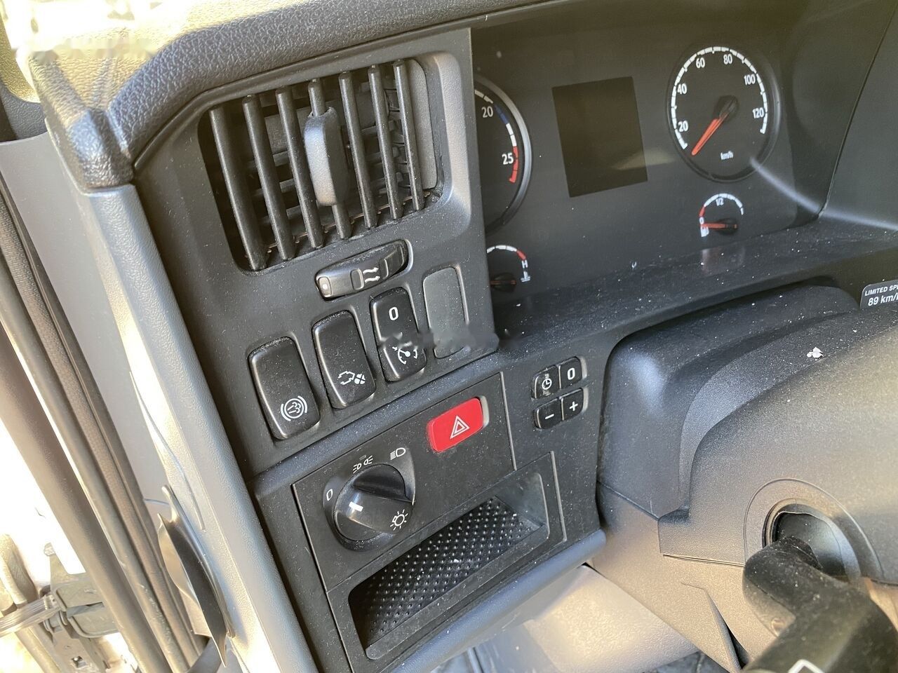 Тягач Scania R500: фото 11