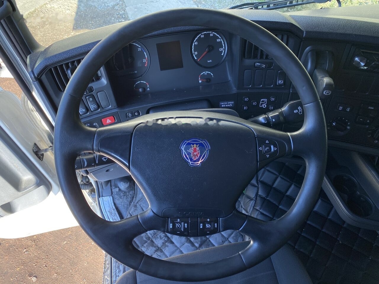 Тягач Scania R500: фото 10