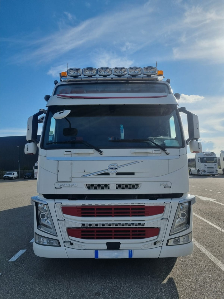 VOLVO FM - Тентованный грузовик: фото 3 VOLVO FM - Тентованный грузовик: фото 3