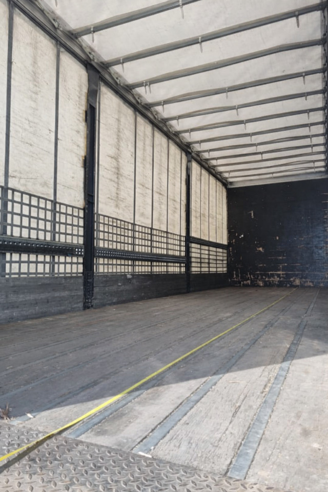 VOLVO FM - Тентованный грузовик: фото 4 VOLVO FM - Тентованный грузовик: фото 4