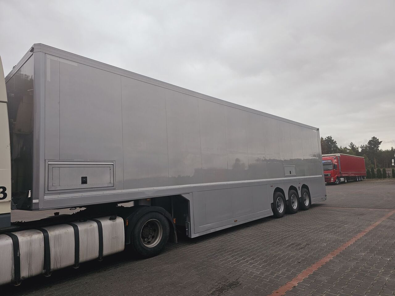 Langendorf DOUBLE LOADING FOR MOTOR COSMETICS Flexliner Inloader - Прицеп-рефрижератор: фото 2 Langendorf DOUBLE LOADING FOR MOTOR COSMETICS Flexliner Inloader - Прицеп-рефрижератор: фото 2
