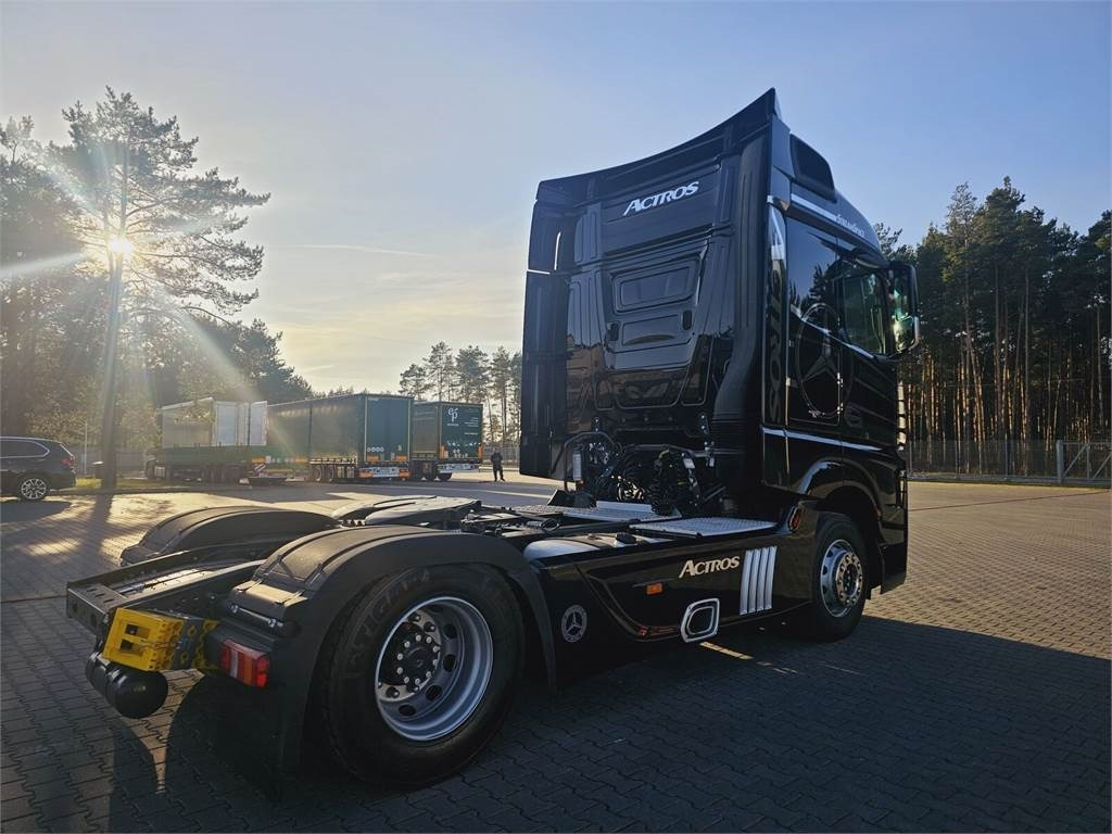 Mercedes-Benz ACTROS 1843 - Тягач: фото 4 Mercedes-Benz ACTROS 1843 - Тягач: фото 4