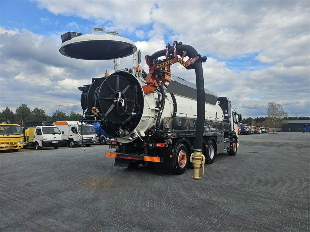 Volvo WUKO ADR ROLBA FOR CLEANING CHANNELS COMBI  - Ассенизатор: фото 1 Volvo WUKO ADR ROLBA FOR CLEANING CHANNELS COMBI  - Ассенизатор: фото 1
