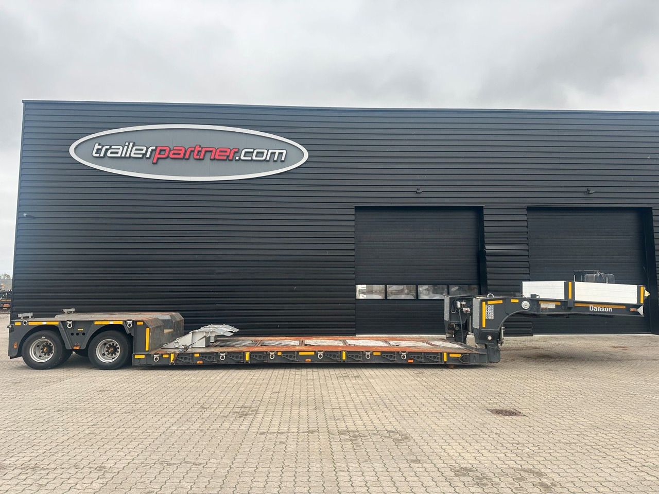 Doll Danson 2 achs tiefbett / ausziehbar - Низкорамный полуприцеп: фото 1 Doll Danson 2 achs tiefbett / ausziehbar - Низкорамный полуприцеп: фото 1