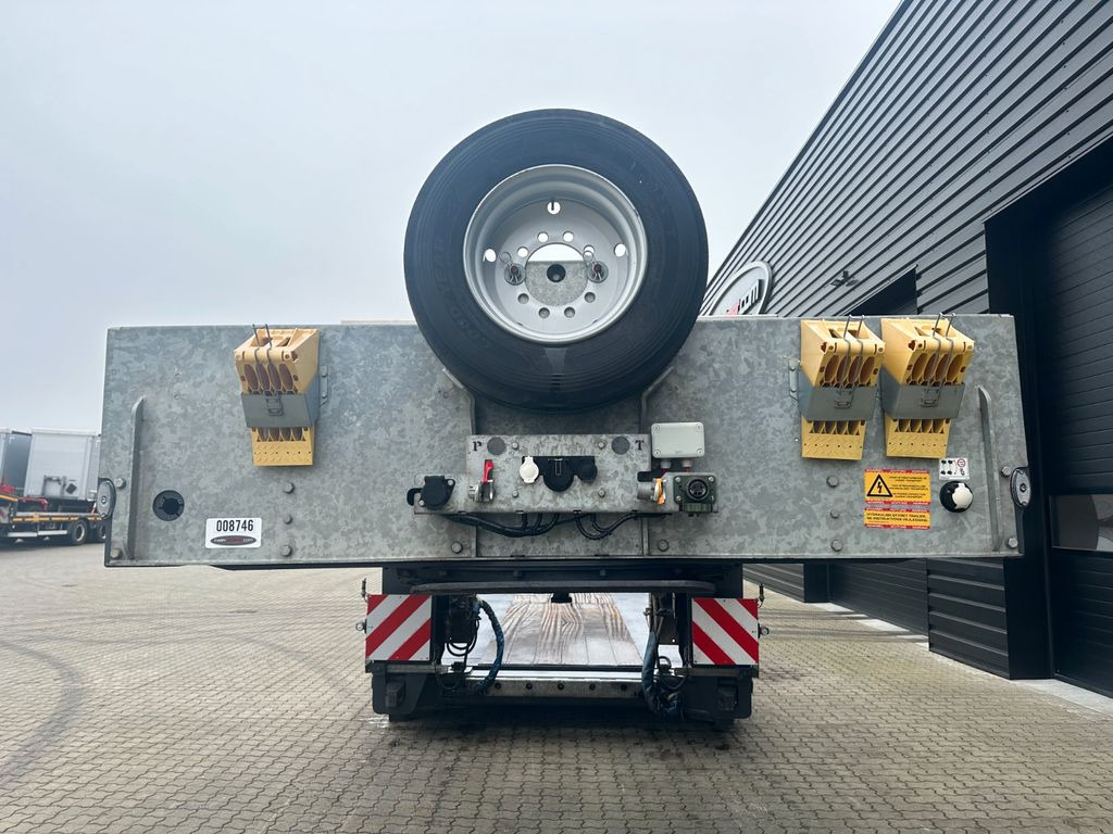 Faymonville Maxtrailer 3 achs. tiefbett / Pendelachsen Faymonville Maxtrailer 3 achs. tiefbett / Pendelachsen - Низкорамный полуприцеп: фото 4 Faymonville Maxtrailer 3 achs. tiefbett / Pendelachsen Faymonville Maxtrailer 3 achs. tiefbett / Pendelachsen - Низкорамный полуприцеп: фото 4